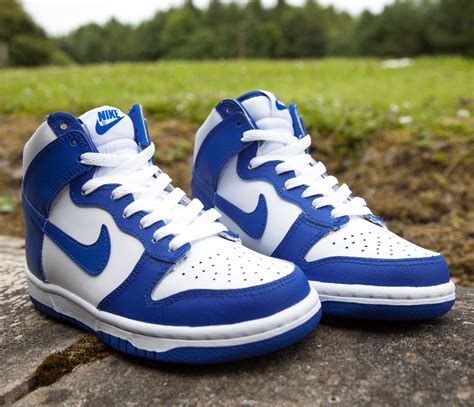 blue and white nike shoes